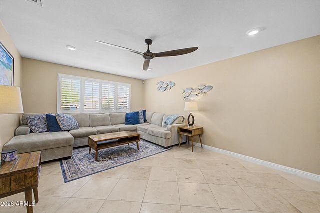 760 N COMANCHE Drive, Chandler, AZ 85224