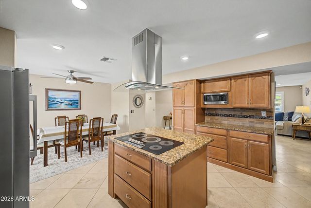 760 N COMANCHE Drive, Chandler, AZ 85224