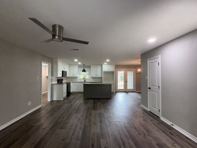 523 Wynne Road, Wills Point, TX 75169