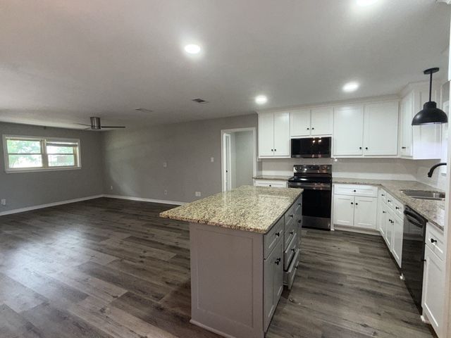 523 Wynne Road, Wills Point, TX 75169