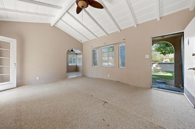 730 N Calle Marcus, Palm Springs, CA 92262