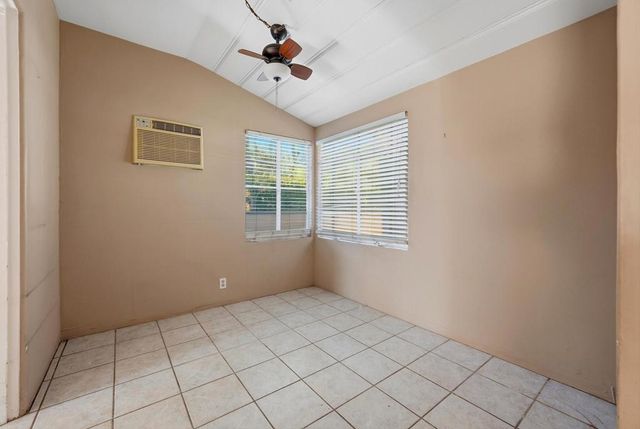 730 N Calle Marcus, Palm Springs, CA 92262