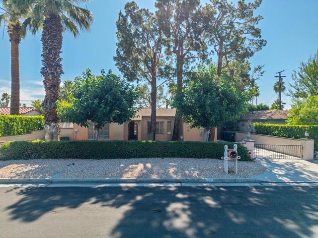 730 N Calle Marcus, Palm Springs, CA 92262