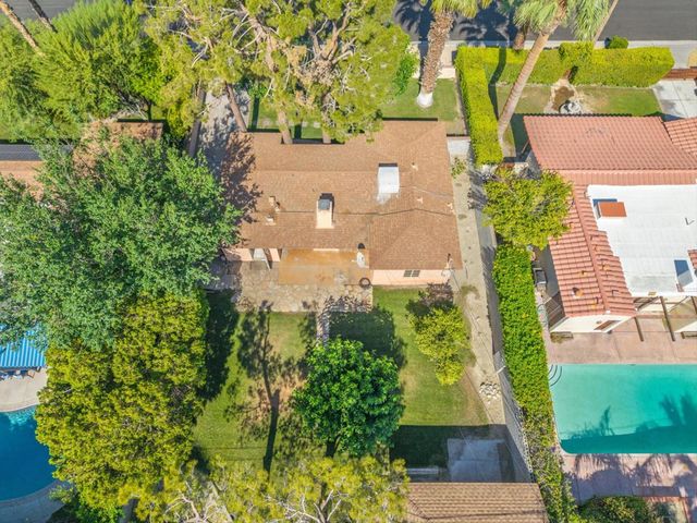 730 N Calle Marcus, Palm Springs, CA 92262