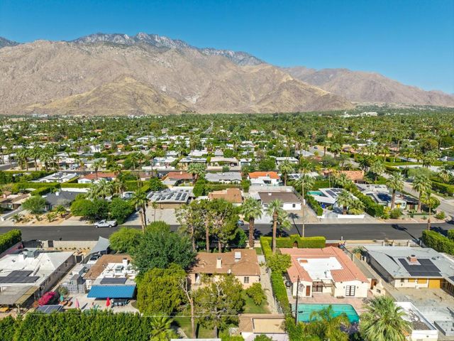 730 N Calle Marcus, Palm Springs, CA 92262