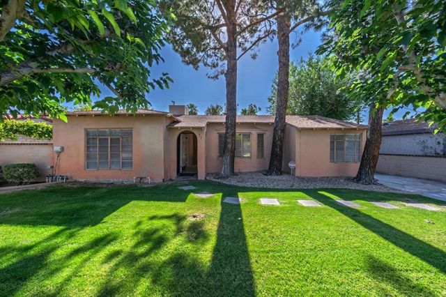730 N Calle Marcus, Palm Springs, CA 92262