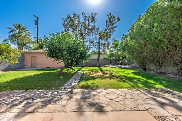 730 N Calle Marcus, Palm Springs, CA 92262