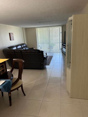 4725 Lucerne Lakes Boulevard 115, Greenacres, FL 33467