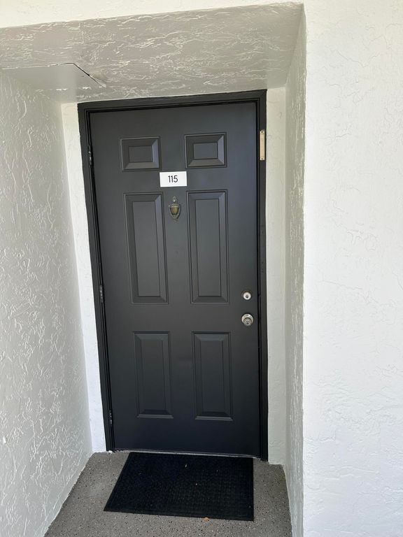 4725 Lucerne Lakes Boulevard 115, Greenacres, FL 33467