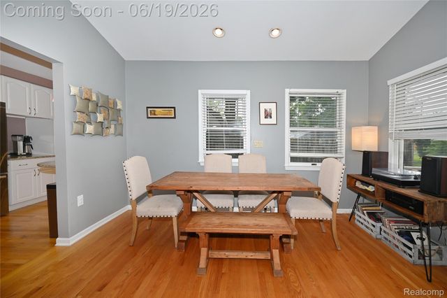 618 W Houstonia Avenue, Royal Oak, MI 48073