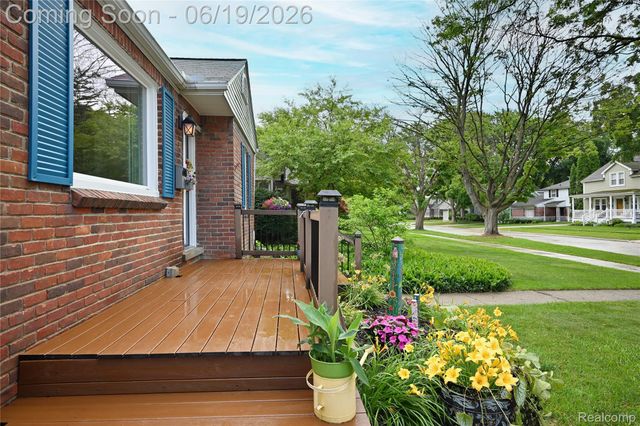 618 W Houstonia Avenue, Royal Oak, MI 48073