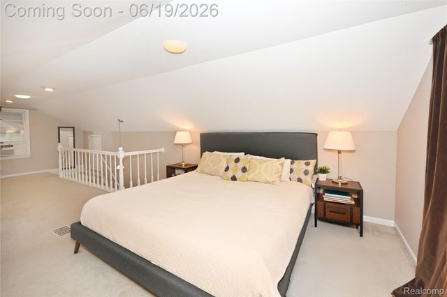 618 W Houstonia Avenue, Royal Oak, MI 48073