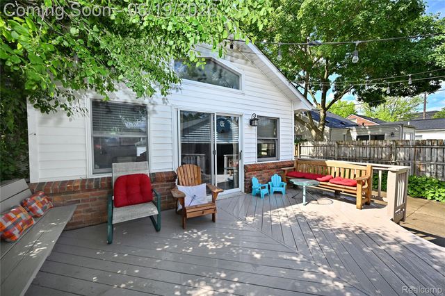 618 W Houstonia Avenue, Royal Oak, MI 48073