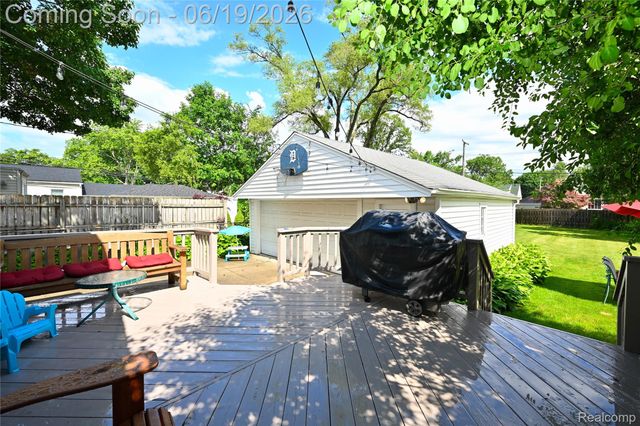 618 W Houstonia Avenue, Royal Oak, MI 48073