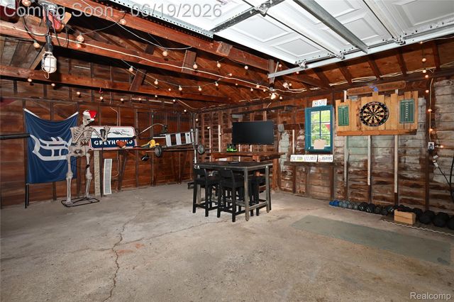 618 W Houstonia Avenue, Royal Oak, MI 48073