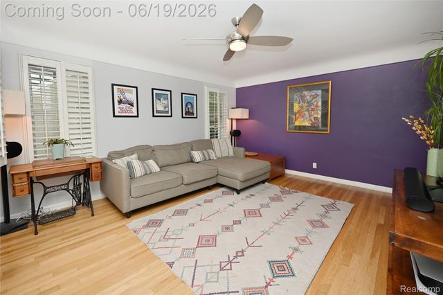 618 W Houstonia Avenue, Royal Oak, MI 48073