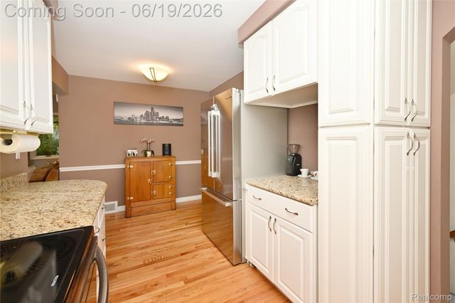 618 W Houstonia Avenue, Royal Oak, MI 48073