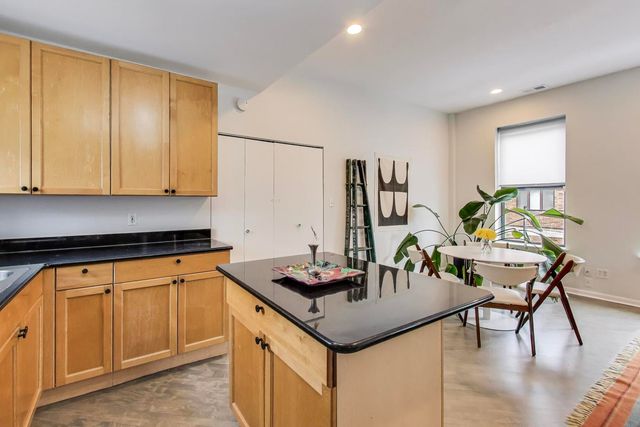 1329 W Chicago Avenue 2R, Chicago, IL 60642