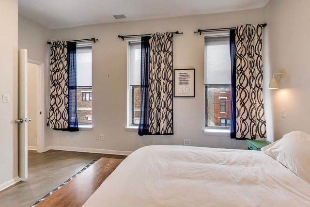 1329 W Chicago Avenue 2R, Chicago, IL 60642