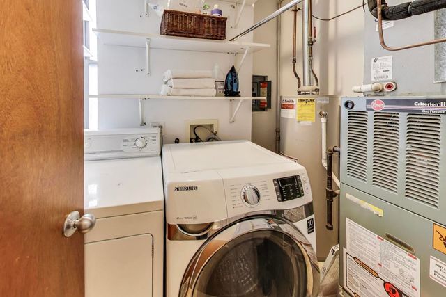 1329 W Chicago Avenue 2R, Chicago, IL 60642