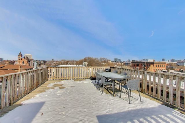 1329 W Chicago Avenue 2R, Chicago, IL 60642