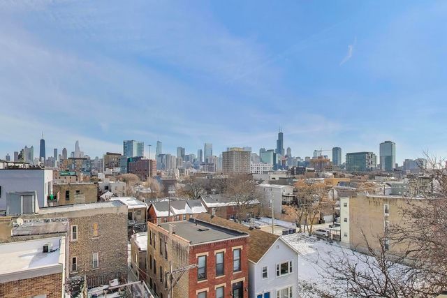 1329 W Chicago Avenue 2R, Chicago, IL 60642