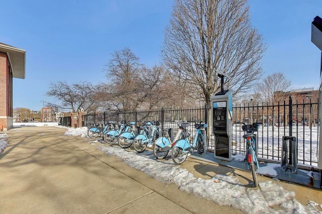 1329 W Chicago Avenue 2R, Chicago, IL 60642