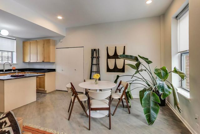 1329 W Chicago Avenue 2R, Chicago, IL 60642