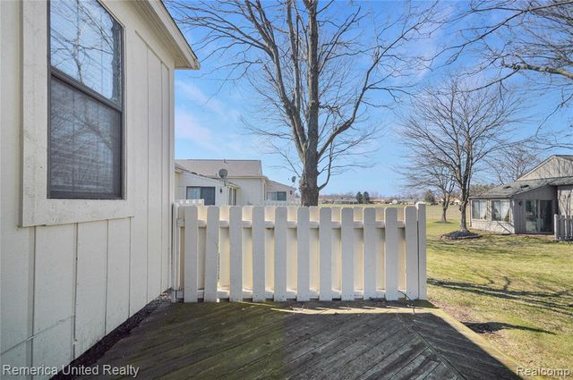 12113 Lexington Drive, South Lyon, MI 48178