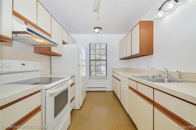 12113 Lexington Drive, South Lyon, MI 48178