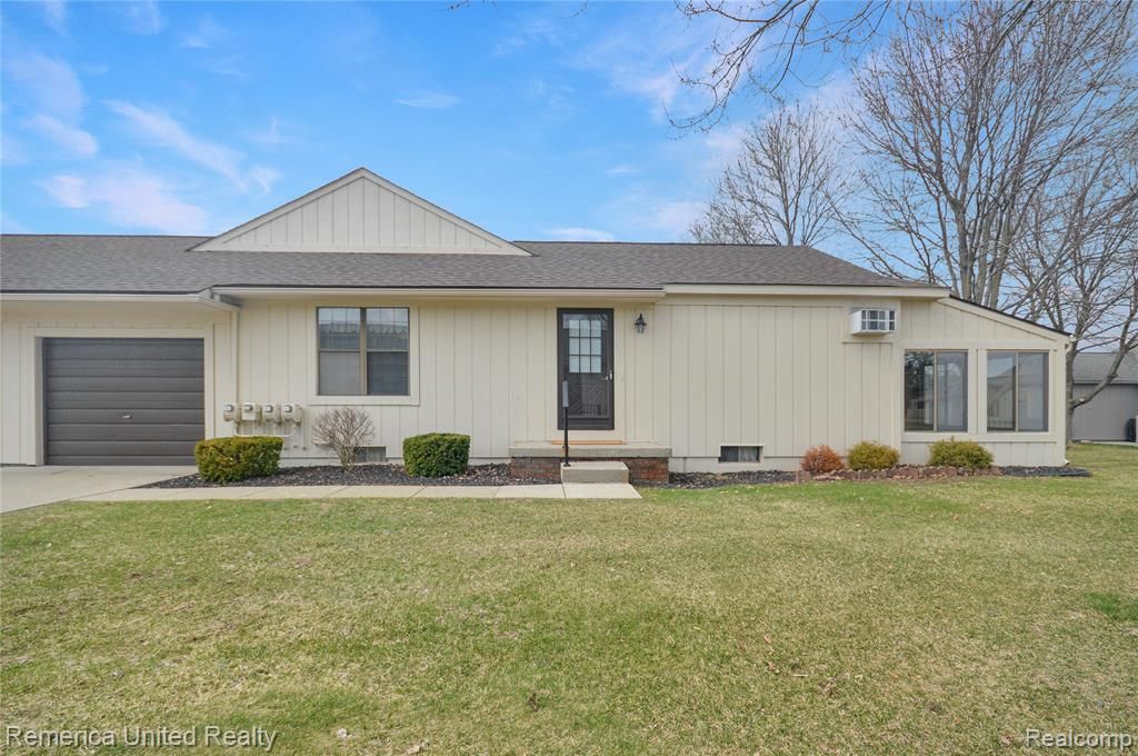 12113 Lexington Drive, South Lyon, MI 48178