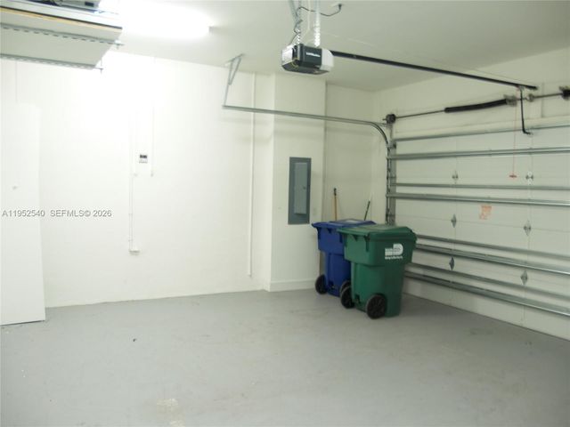 10053 NW 76th Terr, Doral, FL 33178