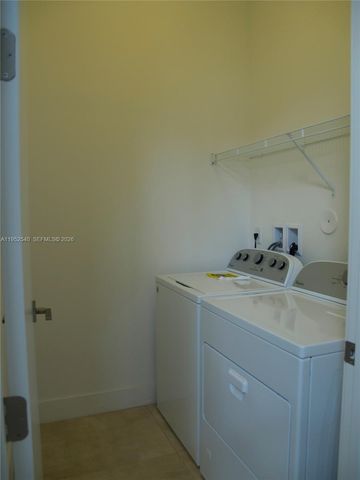 10053 NW 76th Terr, Doral, FL 33178