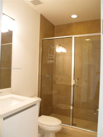 10053 NW 76th Terr, Doral, FL 33178