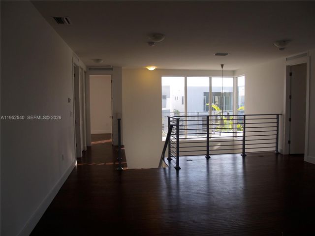 10053 NW 76th Terr, Doral, FL 33178