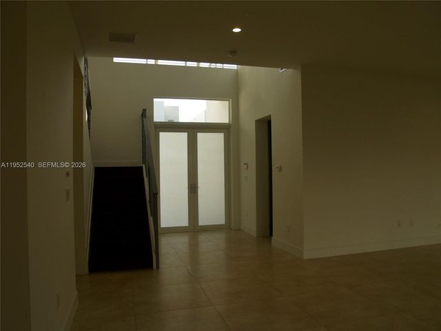 10053 NW 76th Terr, Doral, FL 33178