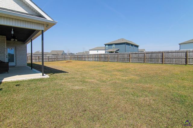 207 Old Hollow Way, Kathleen, GA 31047