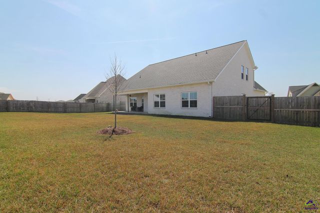 207 Old Hollow Way, Kathleen, GA 31047