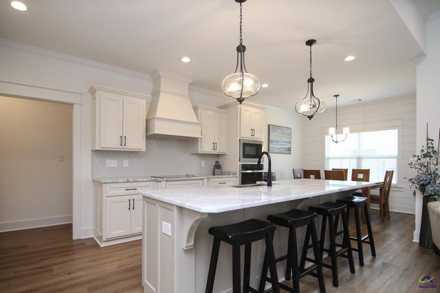 207 Old Hollow Way, Kathleen, GA 31047