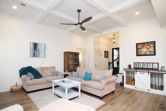 207 Old Hollow Way, Kathleen, GA 31047