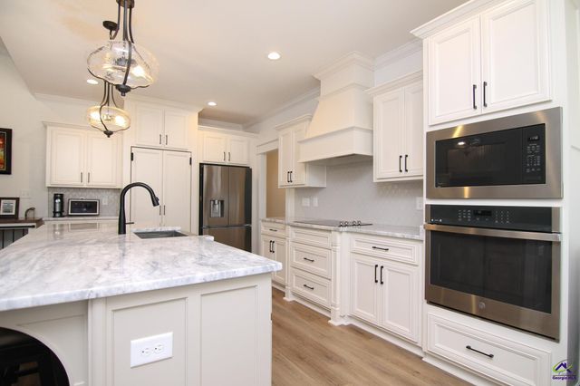 207 Old Hollow Way, Kathleen, GA 31047