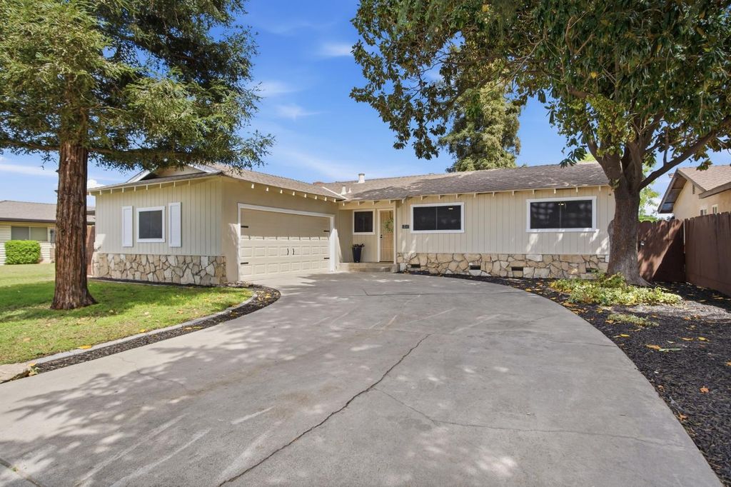 1760 Valparaiso Dr, Turlock, CA 95382