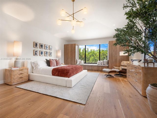 510 W 30th Street, Miami Beach, FL 33140