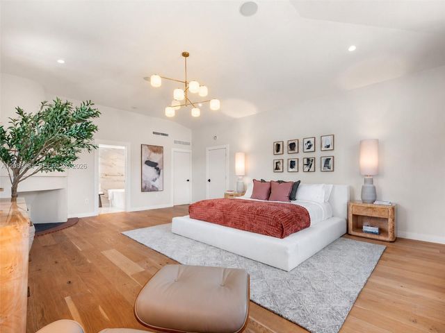 510 W 30th Street, Miami Beach, FL 33140
