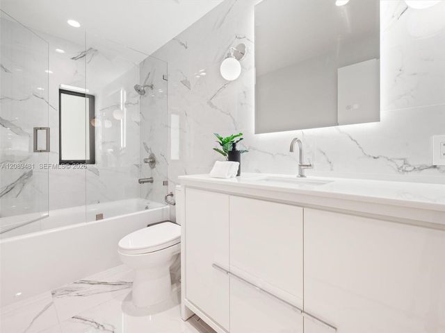 510 W 30th Street, Miami Beach, FL 33140