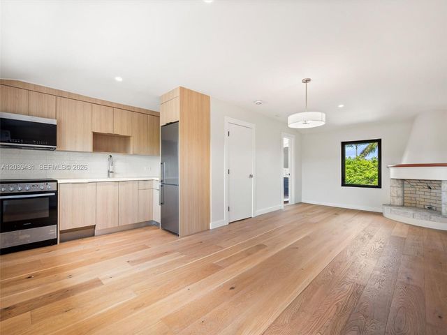 510 W 30th Street, Miami Beach, FL 33140