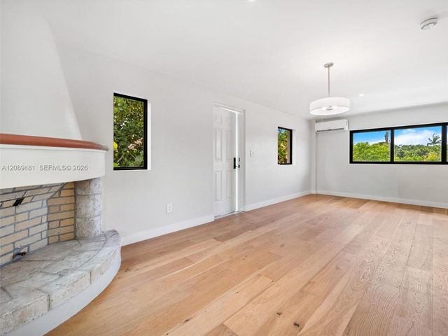 510 W 30th Street, Miami Beach, FL 33140