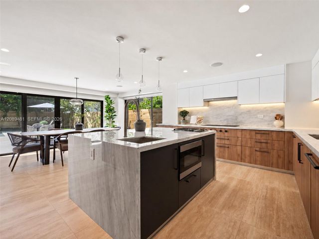 510 W 30th Street, Miami Beach, FL 33140