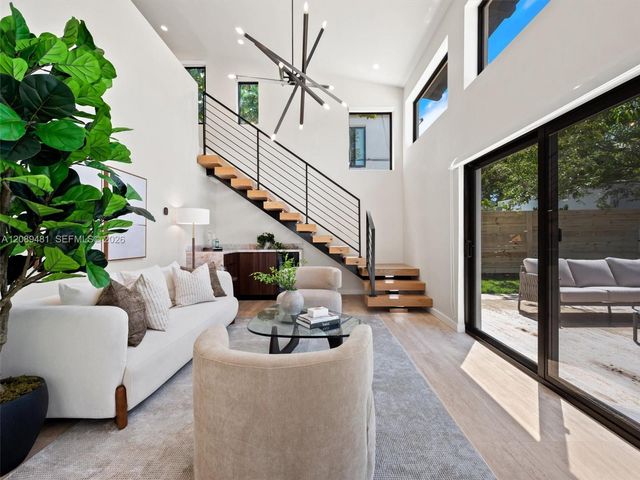 510 W 30th Street, Miami Beach, FL 33140
