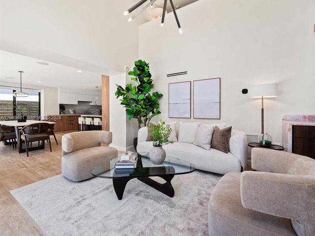 510 W 30th Street, Miami Beach, FL 33140